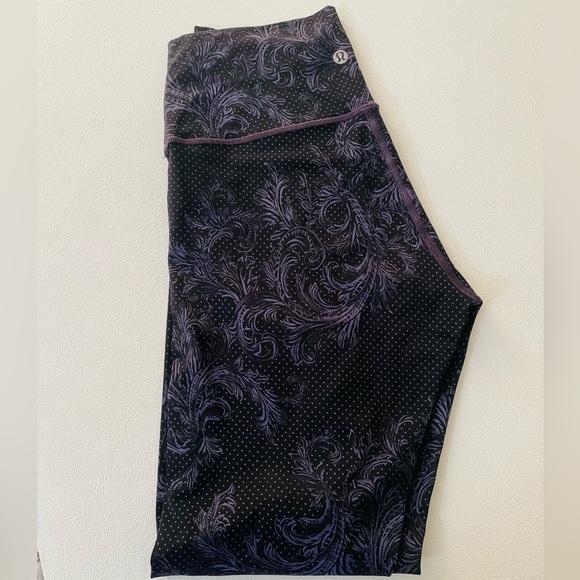 Lulumelon legging size 8 - Picture 4 of 5